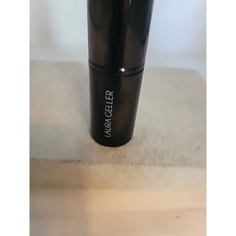 LAURA GELLER RETRACTABLE KABUKI BRUSH FOR TRAVEL OR PURSE - ROUNDED